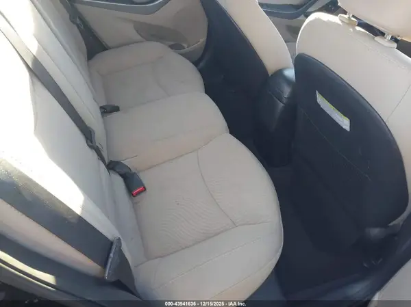 5NPDH4AE4GH770274 2016 HYUNDAI ELANTRA - Image 8