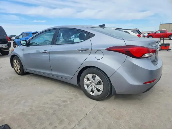 5NPDH4AE4GH771070 2016 HYUNDAI ELANTRA - Image 2
