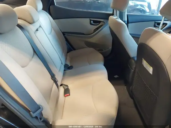 5NPDH4AE4GH771571 2016 HYUNDAI ELANTRA - Image 8