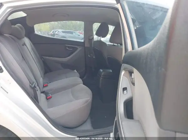 5NPDH4AE4GH771764 2016 HYUNDAI ELANTRA - Image 8