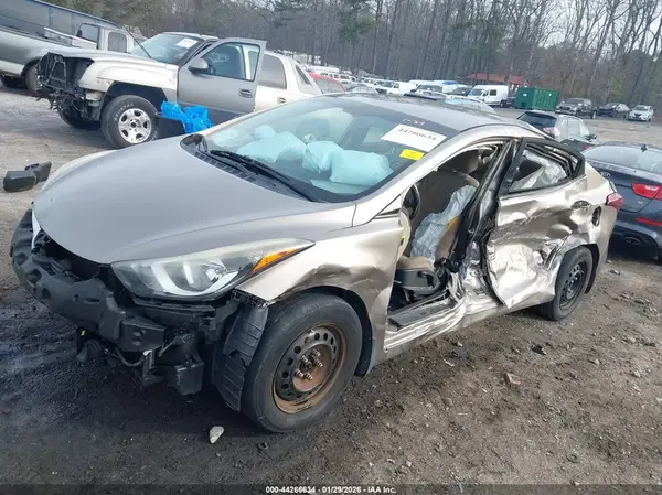 5NPDH4AE4GH771893 2016 HYUNDAI ELANTRA - Image 2