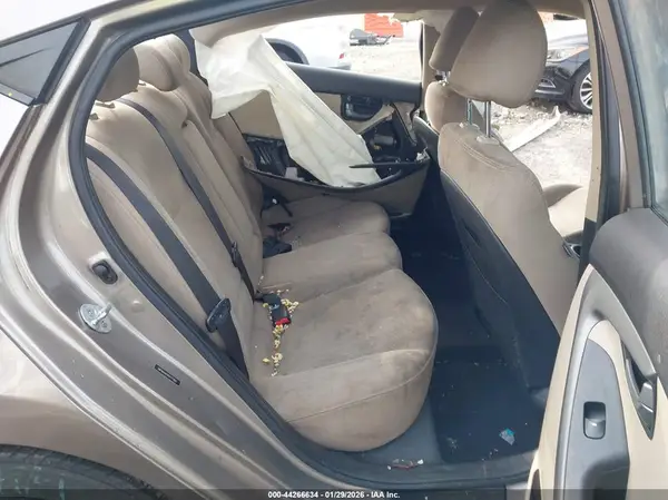 5NPDH4AE4GH771893 2016 HYUNDAI ELANTRA - Image 8