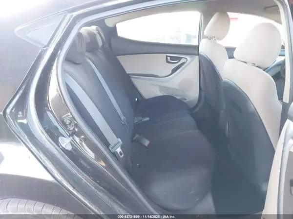 5NPDH4AE4GH775992 2016 HYUNDAI ELANTRA - Image 8