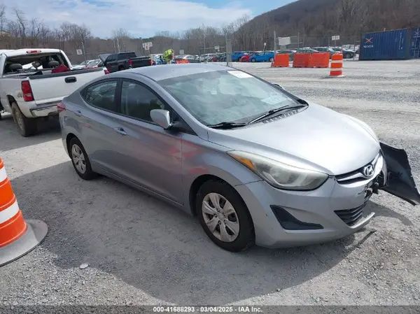 5NPDH4AE4GH776883 2016 HYUNDAI ELANTRA - Image 1