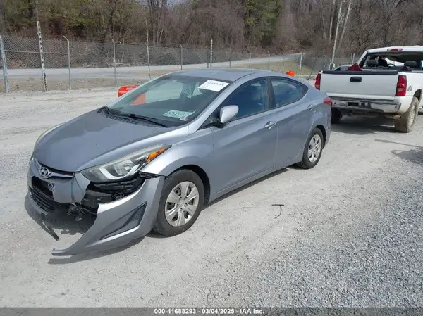 5NPDH4AE4GH776883 2016 HYUNDAI ELANTRA - Image 2