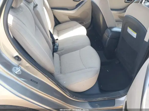 5NPDH4AE4GH778097 2016 HYUNDAI ELANTRA - Image 8