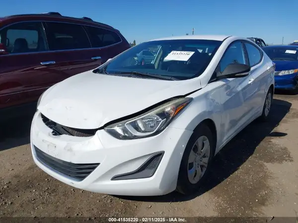 5NPDH4AE4GH779377 2016 HYUNDAI ELANTRA - Image 2