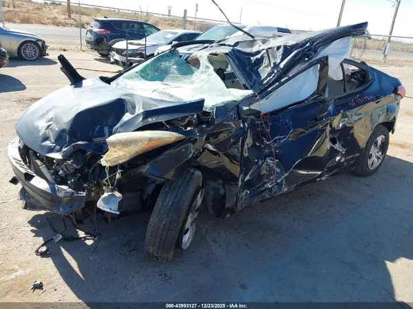 5NPDH4AE4GH780870 2016 HYUNDAI ELANTRA - Image 2