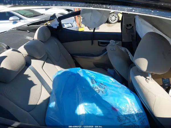 5NPDH4AE4GH780870 2016 HYUNDAI ELANTRA - Image 8