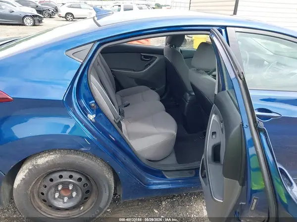 5NPDH4AE4GH782845 2016 HYUNDAI ELANTRA - Image 8