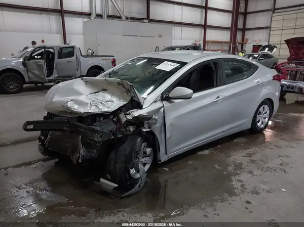 5NPDH4AE4GH782974 2016 HYUNDAI ELANTRA - Image 2