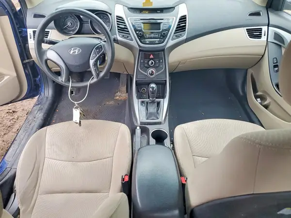 5NPDH4AE4GH785289 2016 HYUNDAI ELANTRA - Image 8