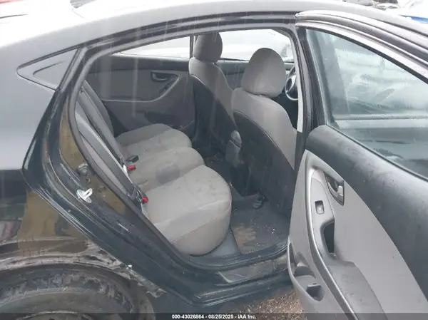 5NPDH4AE4GH785485 2016 HYUNDAI ELANTRA - Image 8