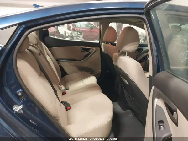 5NPDH4AE4GH787575 2016 HYUNDAI ELANTRA - Image 8