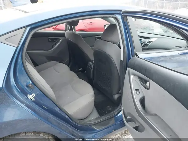 5NPDH4AE4GH795949 2016 HYUNDAI ELANTRA - Image 8
