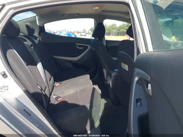 5NPDH4AE4GH797720 2016 HYUNDAI ELANTRA - Image 8