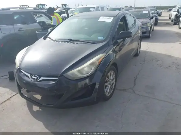 5NPDH4AE5GH653139 2016 HYUNDAI ELANTRA - Image 2