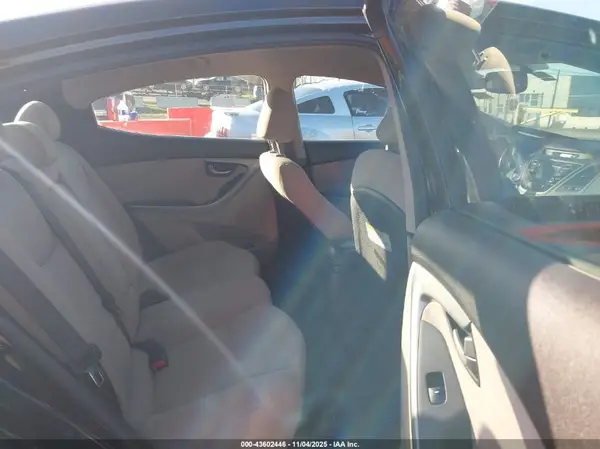 5NPDH4AE5GH655280 2016 HYUNDAI ELANTRA - Image 8