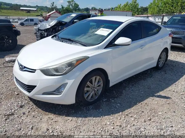 5NPDH4AE5GH656994 2016 HYUNDAI ELANTRA - Image 2