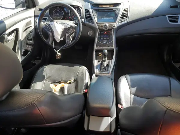 5NPDH4AE5GH657045 2016 HYUNDAI ELANTRA - Image 8
