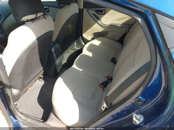 5NPDH4AE5GH657479 2016 HYUNDAI ELANTRA - Image 8