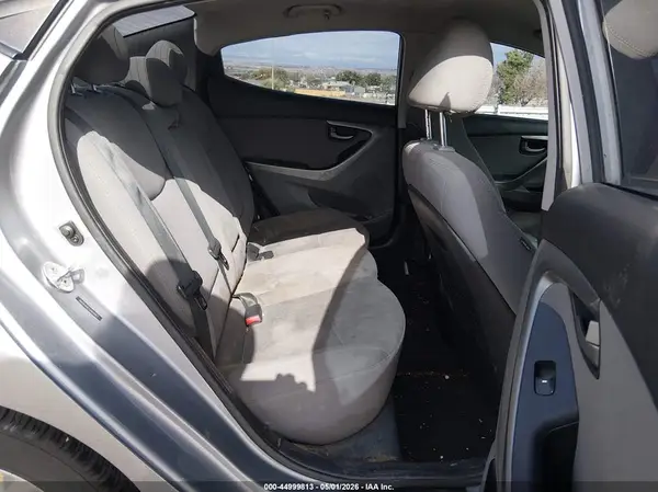 5NPDH4AE5GH659927 2016 HYUNDAI ELANTRA - Image 8