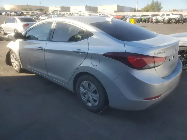 5NPDH4AE5GH663606 2016 HYUNDAI ELANTRA - Image 2