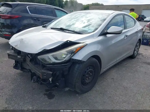 5NPDH4AE5GH663671 2016 HYUNDAI ELANTRA - Image 2