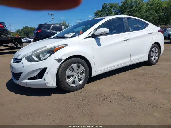 5NPDH4AE5GH664349 2016 HYUNDAI ELANTRA - Image 2
