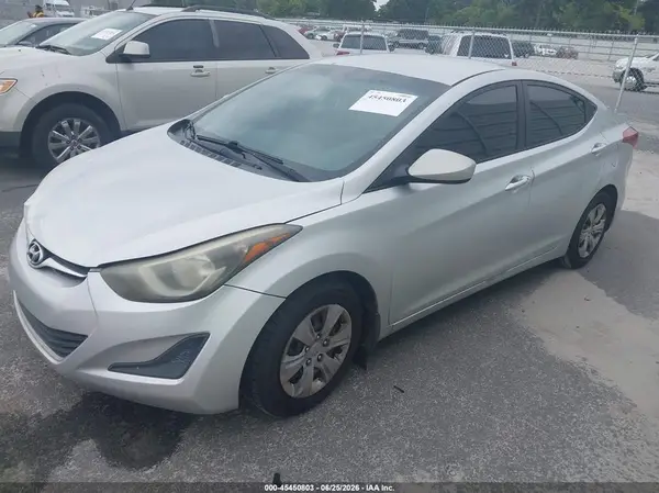 5NPDH4AE5GH667025 2016 HYUNDAI ELANTRA - Image 2
