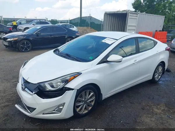 5NPDH4AE5GH667784 2016 HYUNDAI ELANTRA - Image 2
