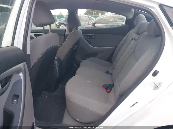 5NPDH4AE5GH667784 2016 HYUNDAI ELANTRA - Image 8