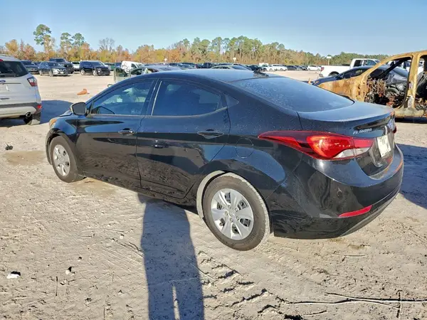 5NPDH4AE5GH669034 2016 HYUNDAI ELANTRA - Image 2