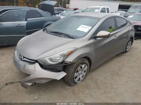 5NPDH4AE5GH669423 2016 HYUNDAI ELANTRA - Image 2
