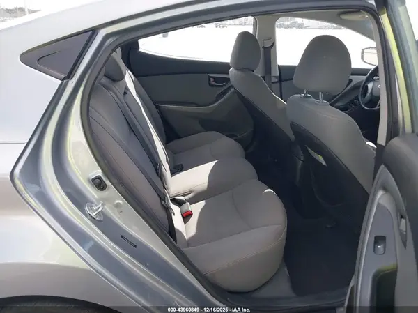 5NPDH4AE5GH670166 2016 HYUNDAI ELANTRA - Image 8