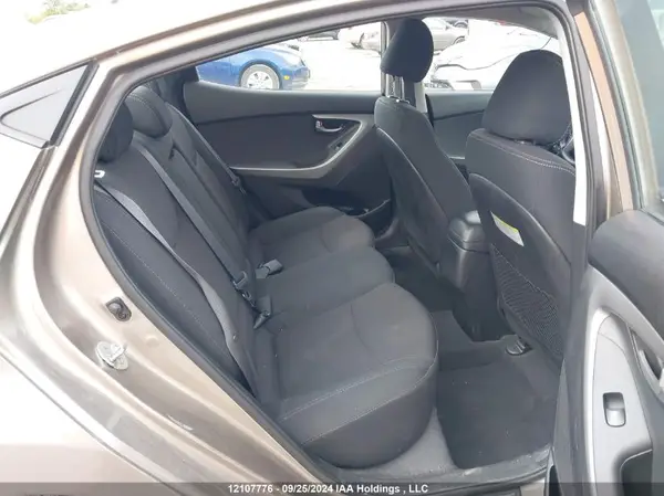 5NPDH4AE5GH670572 2016 HYUNDAI ELANTRA - Image 8