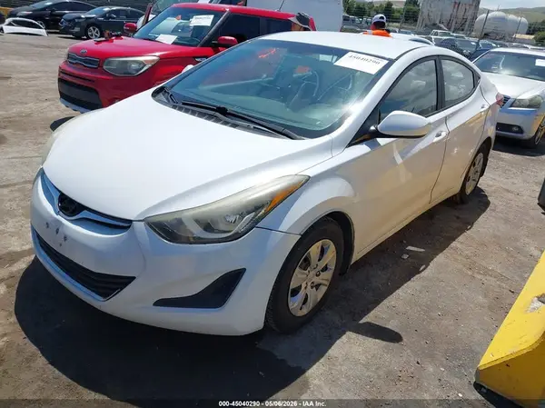 5NPDH4AE5GH671169 2016 HYUNDAI ELANTRA - Image 2