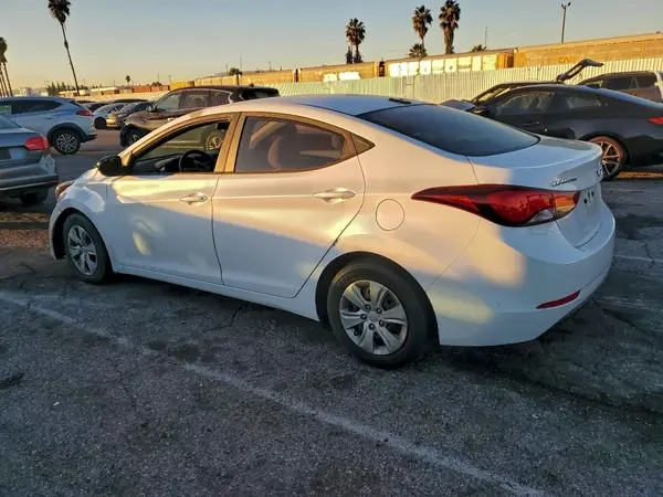 5NPDH4AE5GH673892 2016 HYUNDAI ELANTRA - Image 2