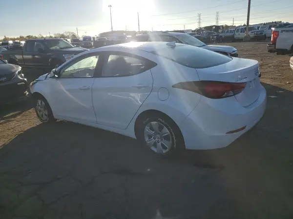 5NPDH4AE5GH674377 2016 HYUNDAI ELANTRA - Image 2
