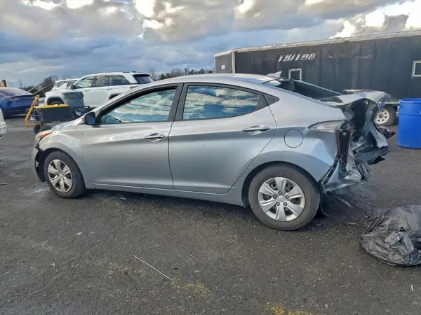 5NPDH4AE5GH678963 2016 HYUNDAI ELANTRA - Image 2
