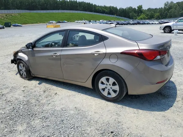 5NPDH4AE5GH682768 2016 HYUNDAI ELANTRA - Image 2