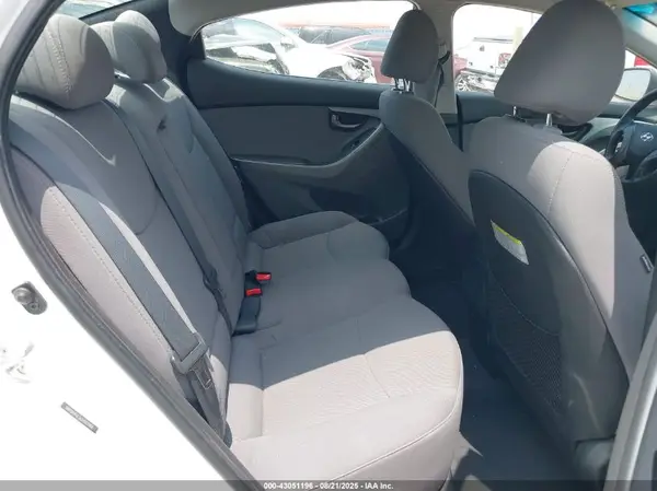 5NPDH4AE5GH682866 2016 HYUNDAI ELANTRA - Image 8