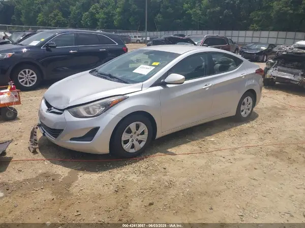 5NPDH4AE5GH682981 2016 HYUNDAI ELANTRA - Image 2