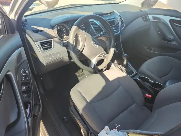 5NPDH4AE5GH682995 2016 HYUNDAI ELANTRA - Image 8