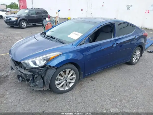 5NPDH4AE5GH684732 2016 HYUNDAI ELANTRA - Image 2