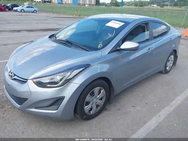 5NPDH4AE5GH685282 2016 HYUNDAI ELANTRA - Image 2
