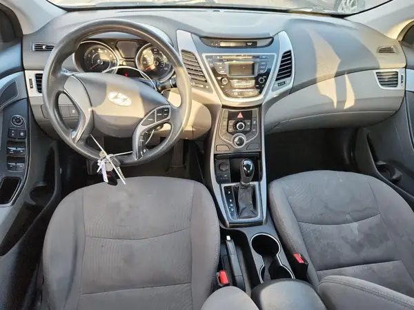 5NPDH4AE5GH686867 2016 HYUNDAI ELANTRA - Image 8