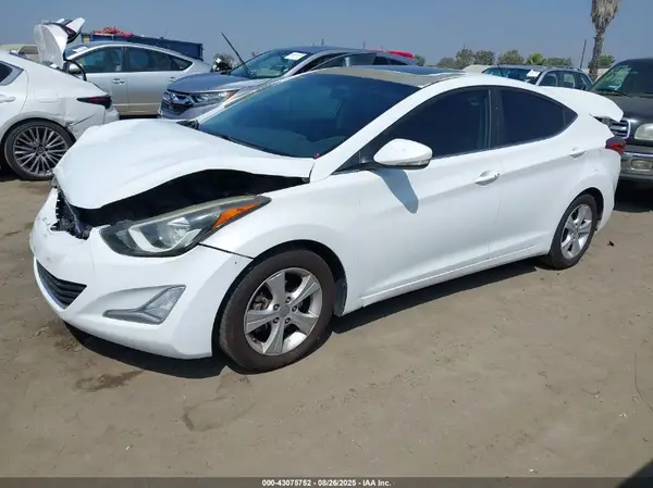 5NPDH4AE5GH687811 2016 HYUNDAI ELANTRA - Image 2