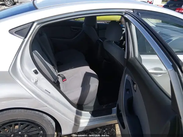 5NPDH4AE5GH690157 2016 HYUNDAI ELANTRA - Image 8