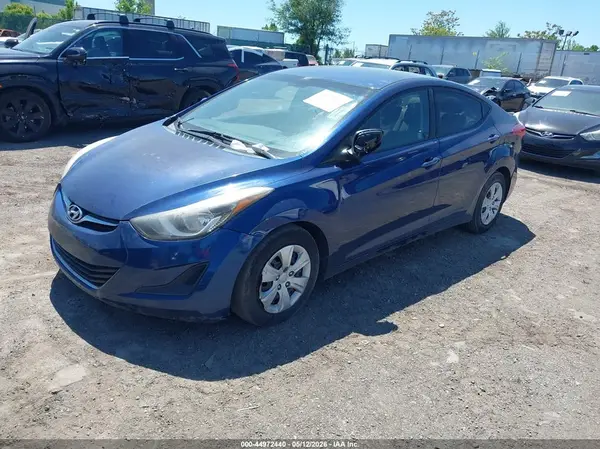 5NPDH4AE5GH692393 2016 HYUNDAI ELANTRA - Image 2